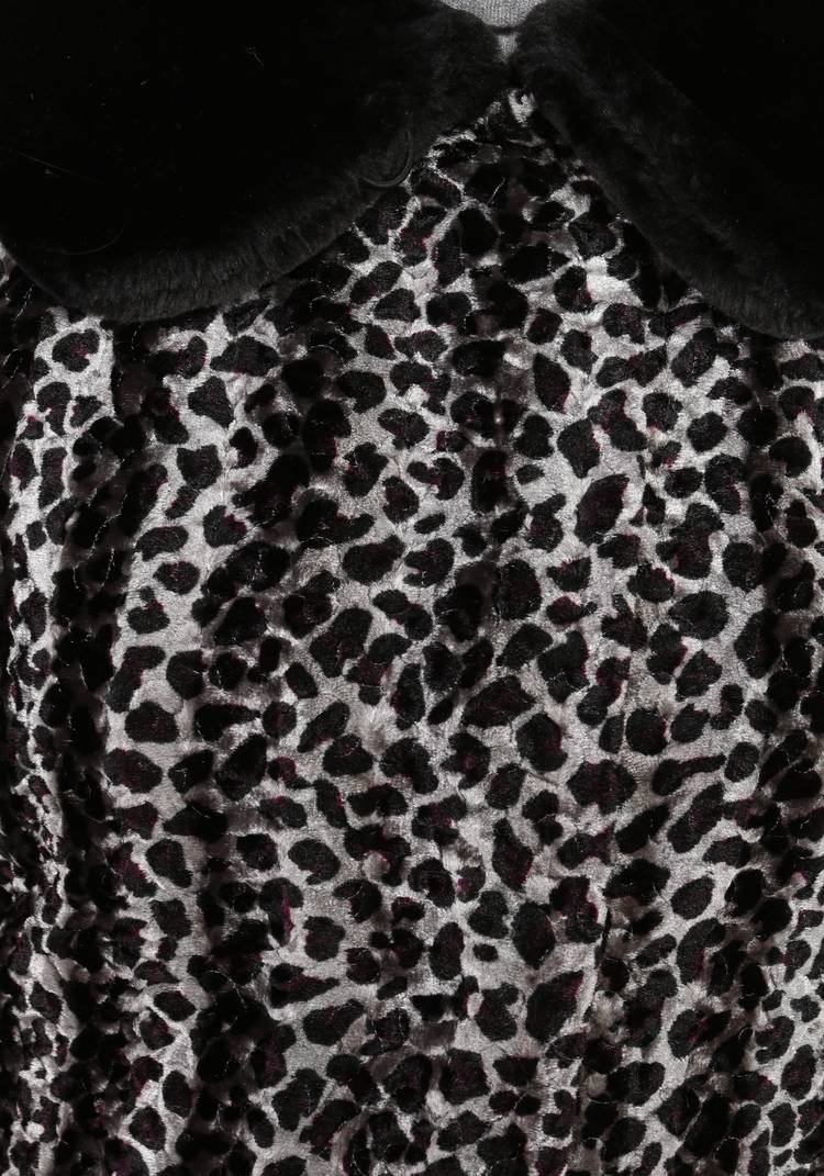 Шуба с контрастными манжетами и воротником шир.  750, рис. 10