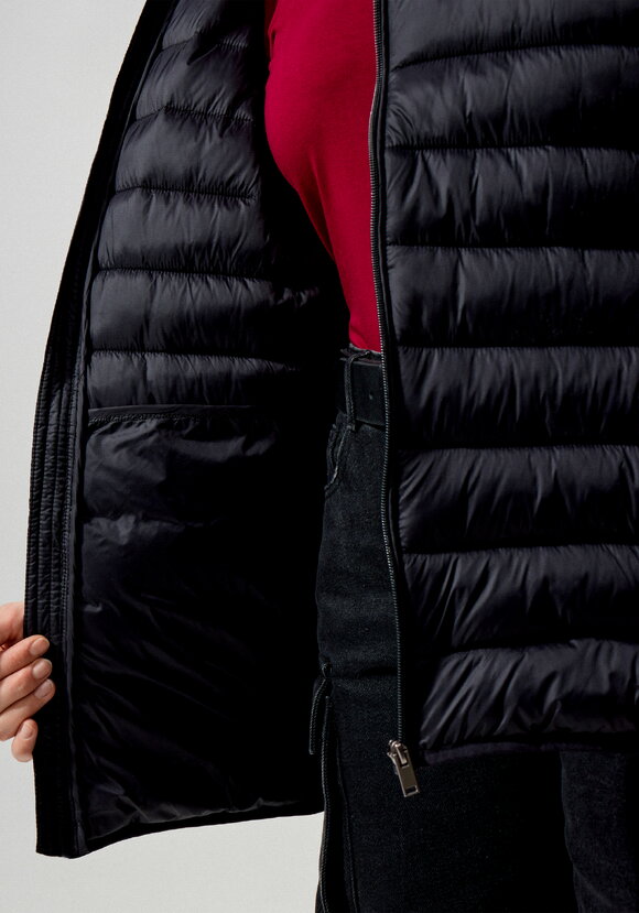 Куртка легкая стеганая с капюшоном шир.  580, рис. 23