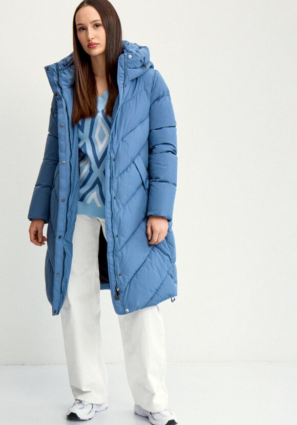 Пуховик стеганый свободного кроя с капюшоном шир.  580, рис. 19