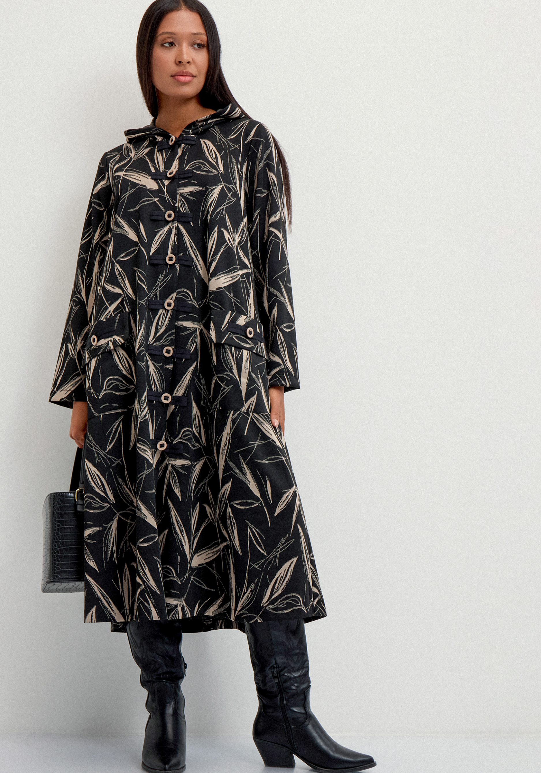 Платье трикотажное  с капюшоном