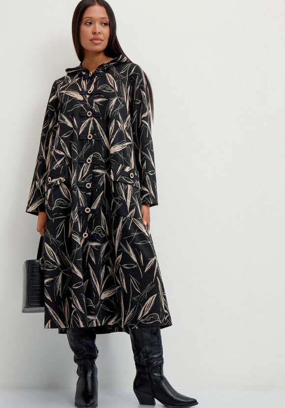 Платье трикотажное  с капюшоном шир.  580, рис. 10