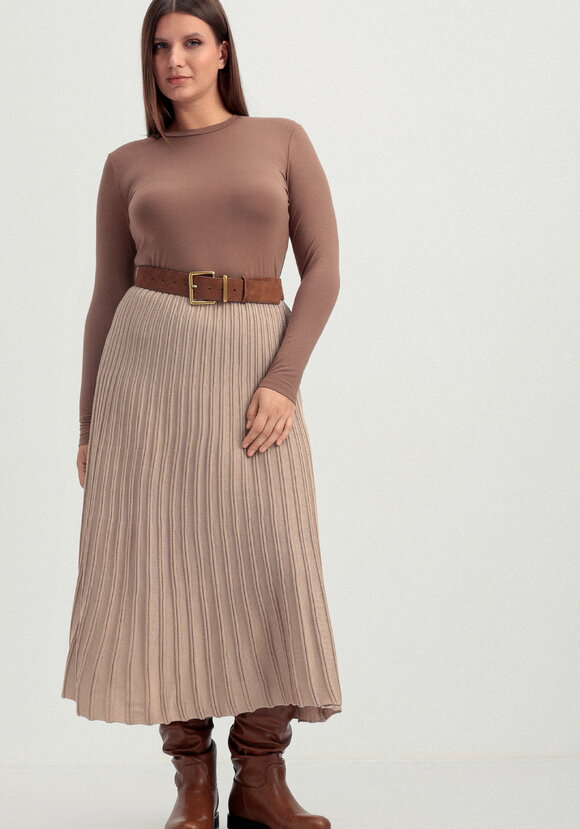 Юбка A-образного силуэта с имитацией плиссе шир.  580, рис. 9