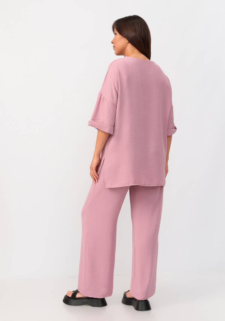 Костюм: брюки и блуза с лаконичным принтом шир.  750, рис. 41