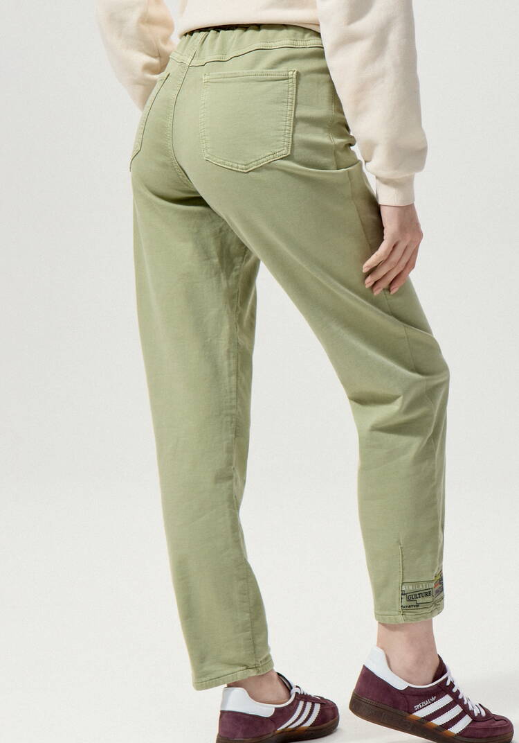 Джинсы с принтом по поясу шир.  750, рис. 27