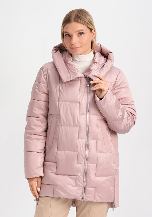 Куртка из мерцающей ткани с капюшоном шир.  580, рис. 17