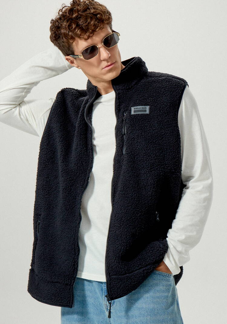 Жилет утеплённый с карманами на молнии шир.  750, рис. 9