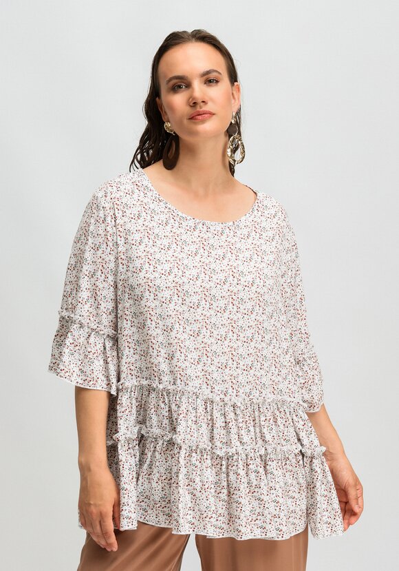 Блуза с воланом по низу и на рукавах шир.  580, рис. 19