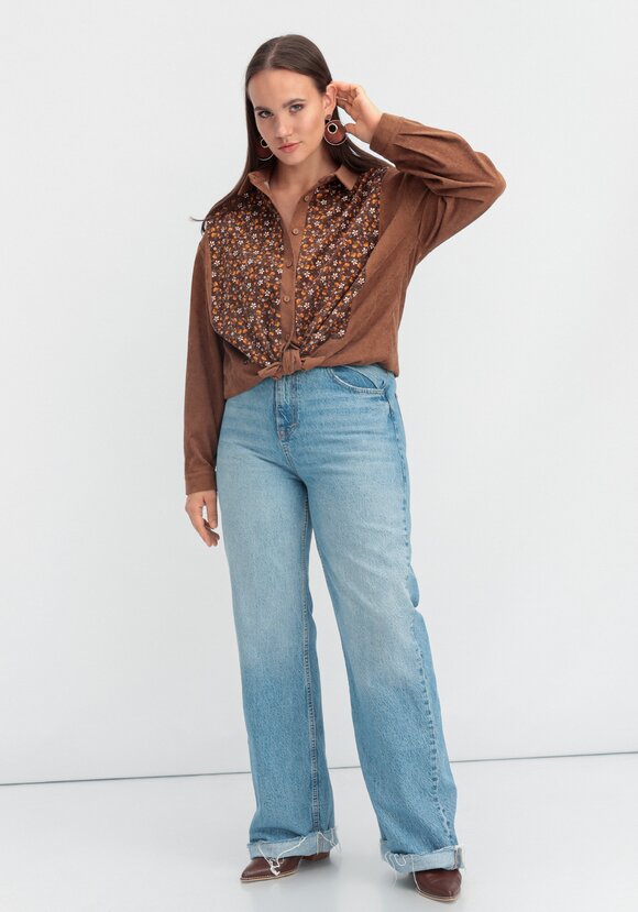 Рубашка из микровельвета с цветочной вставкой шир.  580, рис. 24