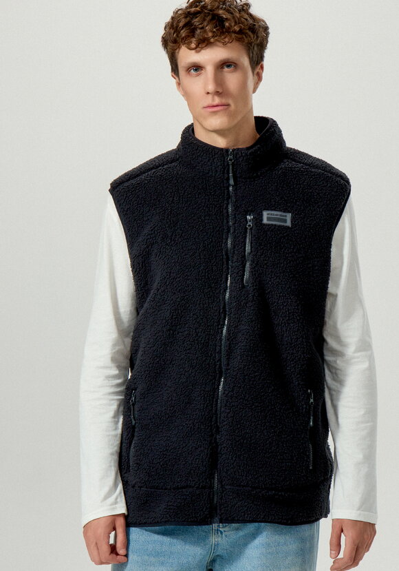 Жилет утеплённый с карманами на молнии шир.  580, рис. 12