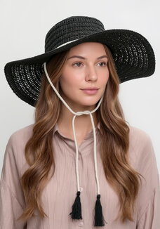 Шляпа соломенная с кисточками