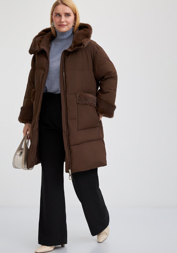 Пальто с меховой опушкой под норку шир.  580, рис. 23