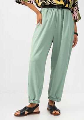 Брюки бананы на резинке с карманами