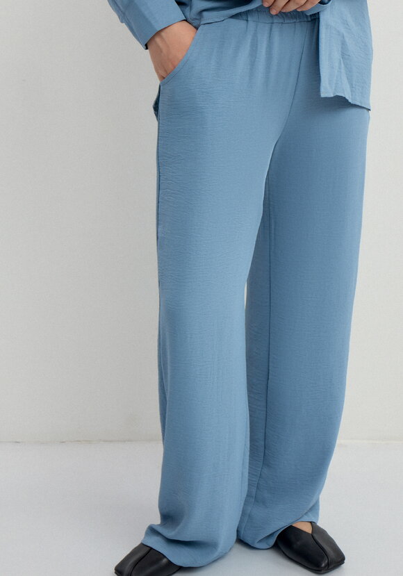 Брюки свободного кроя с боковыми карманами шир.  580, рис. 25