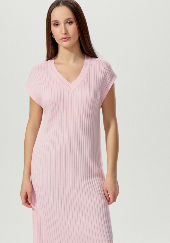 Туника свободного силуэта с широким рукавом шир.  580, рис. 17