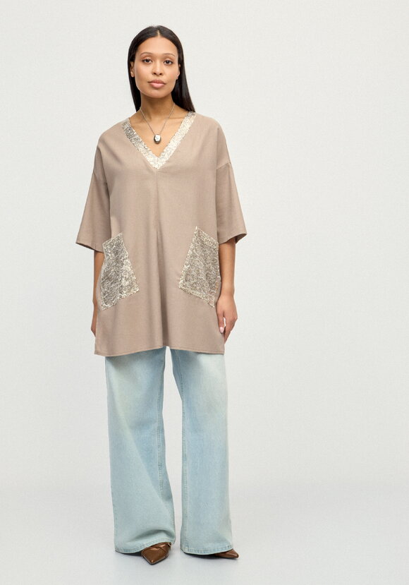 Блуза изо льна с паетками шир.  580, рис. 17