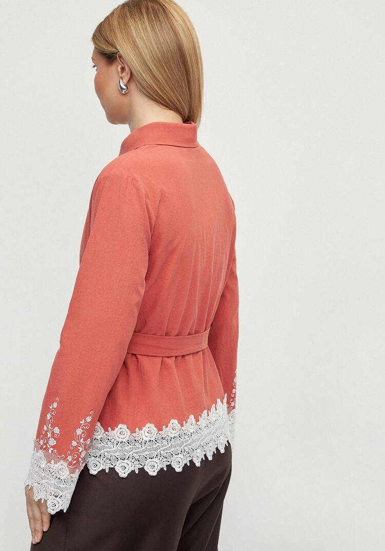 Блуза с кружевом на пуговицах Роуз шир.  750, рис. 11