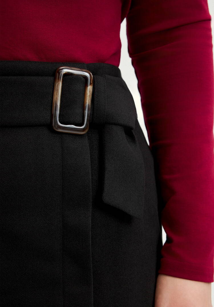 Юбка прямая с пряжкой шир.  750, рис. 13