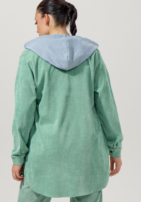 Рубашка из вельвета с капюшоном шир.  580, рис. 3