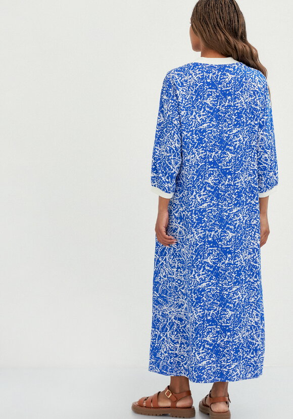 Платье А-силуэта с контрастной отделкой шир.  580, рис. 3