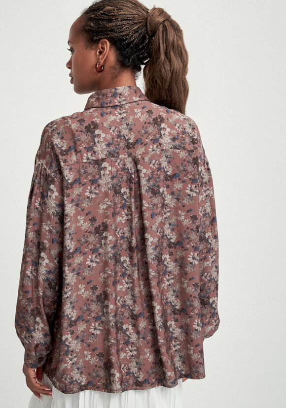 Блуза со сборкой в рельефах шир.  580, рис. 12