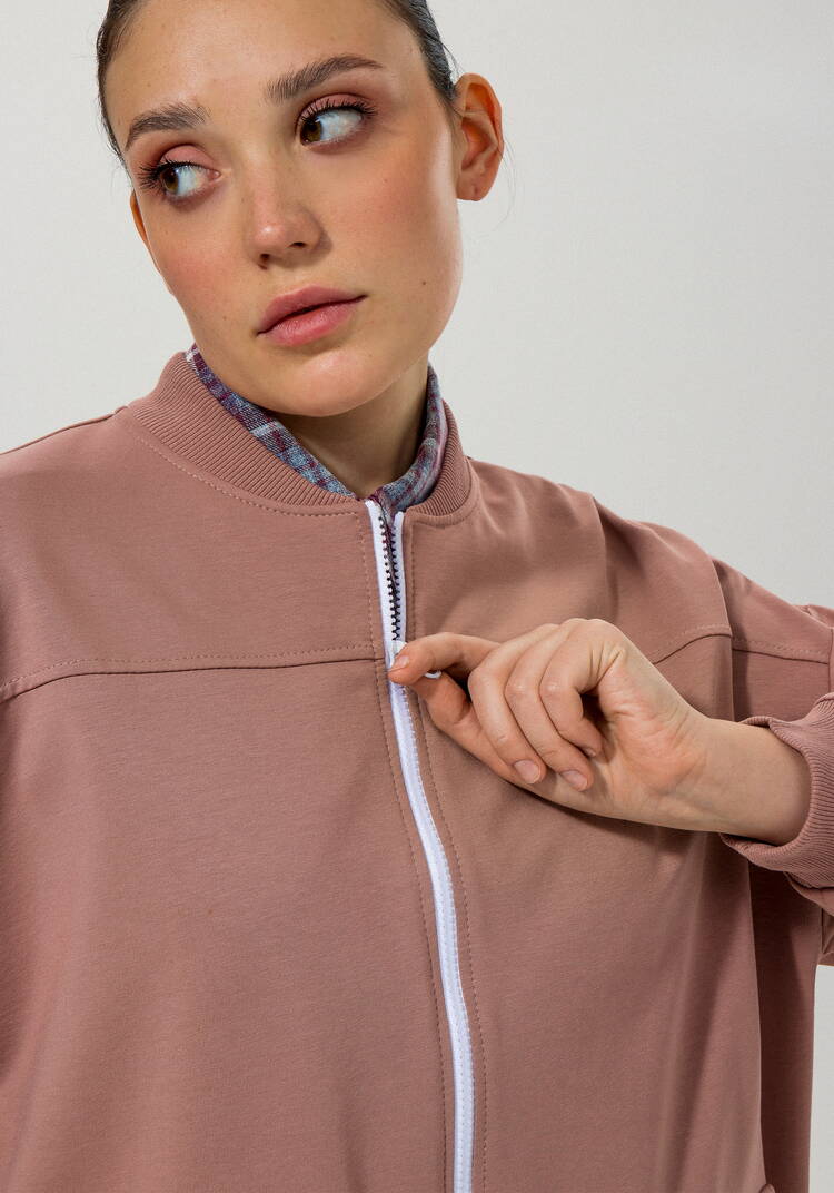 Бомбер с кулиской по низу шир.  750, рис. 10