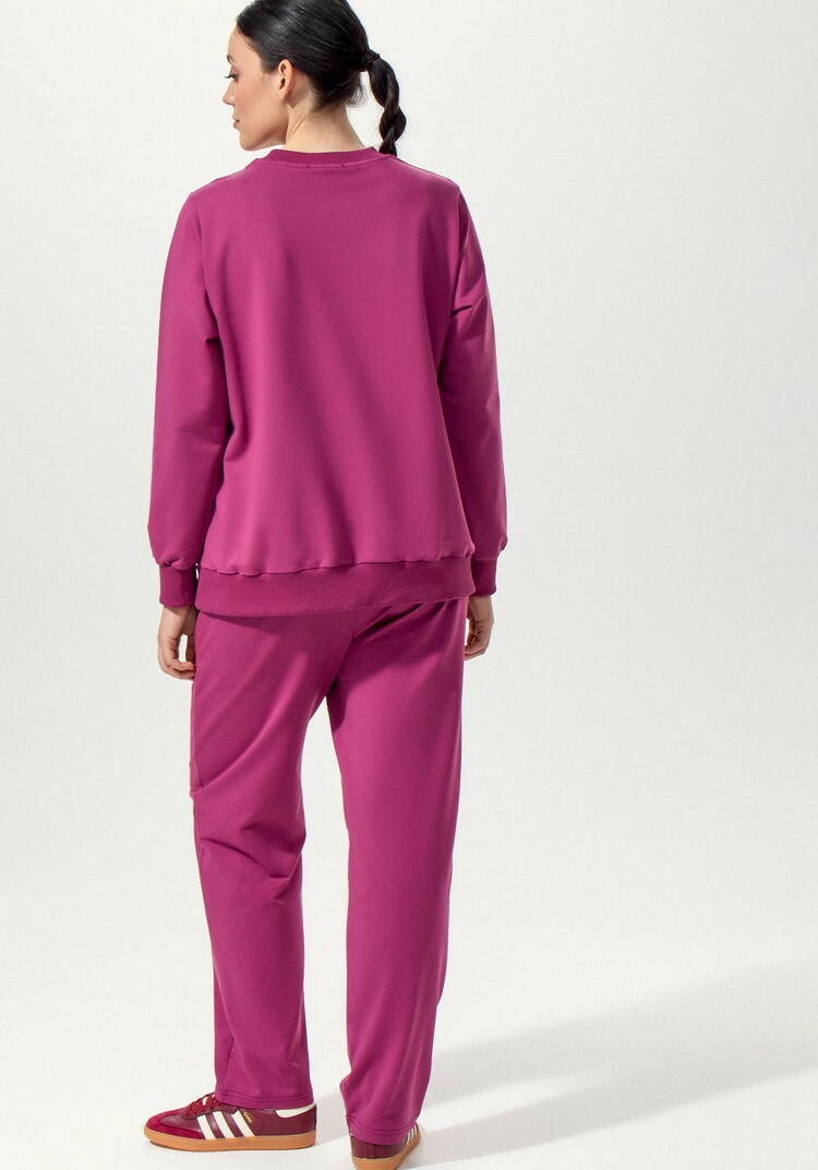 Костюм из брюк и свитшота с принтом на груди шир.  750, рис. 12