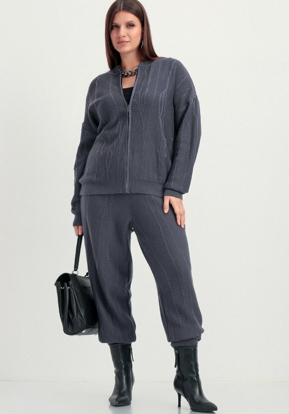 Бомбер с фактурным рисунком шир.  580, рис. 9