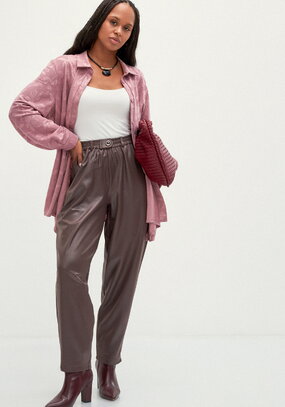 Брюки бананы с глянцевым напылением