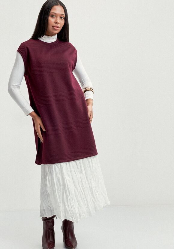 Жилет из трикотажа с фактурным рисунком шир.  580, рис. 8