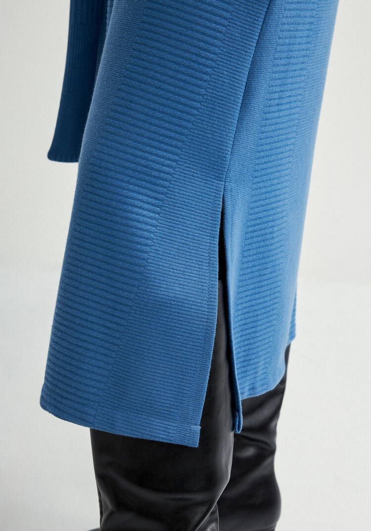 Платье с высоким горлом,прямое трикотажное шир.  750, рис. 16