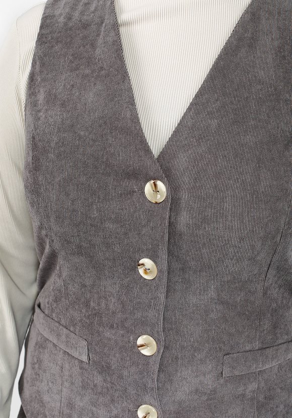 Жилет из вельвета шир.  580, рис. 4