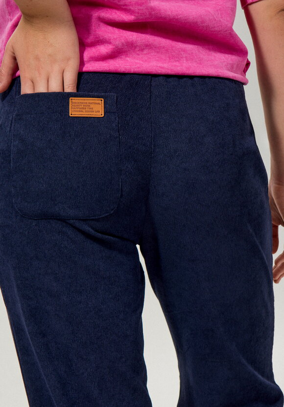 Брюки из микровельвета на резинке шир.  580, рис. 9