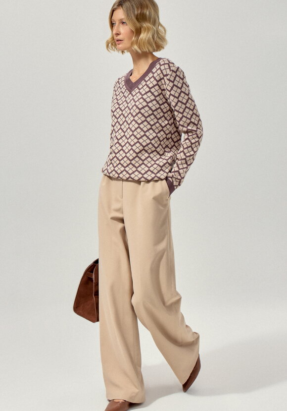 Джемпер женский с V-образным вырезом шир.  580, рис. 2