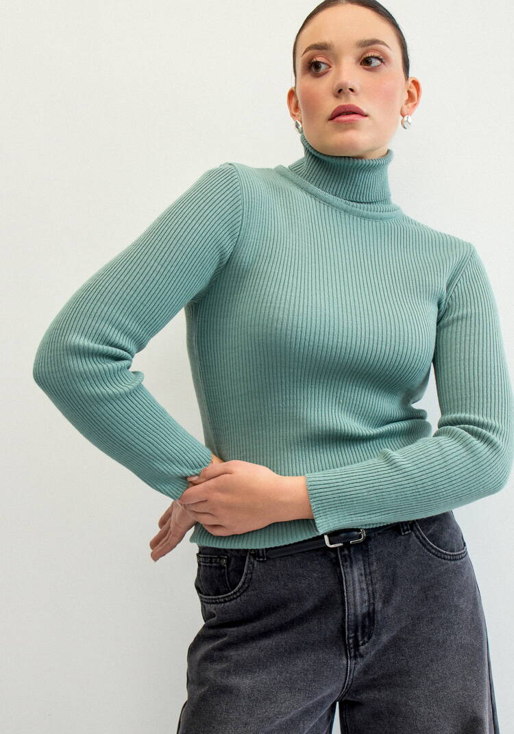 Водолазка в рубчик с высокой горловиной шир.  750, рис. 19