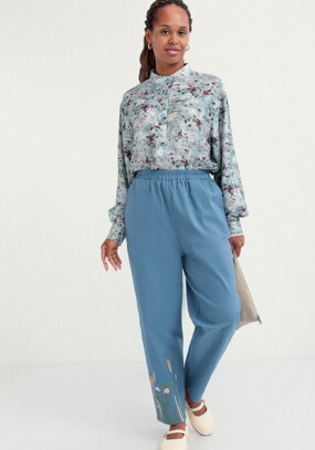 Брюки-бананы с вышивкой