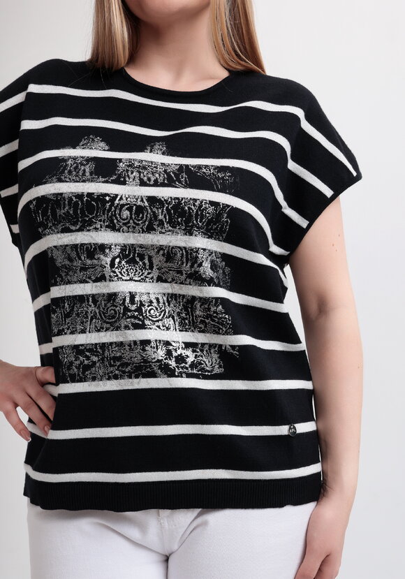 Блуза в полоску с рисунком шир.  580, рис. 10