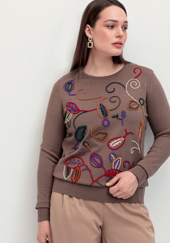 Джемпер с яркой абстрактной вышивкой шир.  580, рис. 1