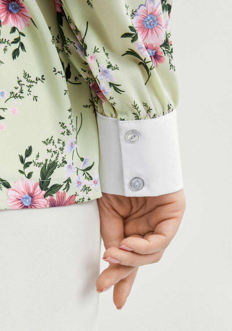 Блуза с контрастным воротникoм шир.  750, рис. 6