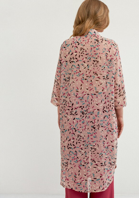 Рубашка с рукавом 7/8 и патами шир.  580, рис. 12