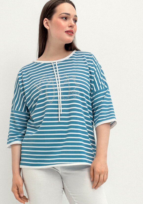 Блуза с декором из страз и рукавом 3/4 шир.  580, рис. 25