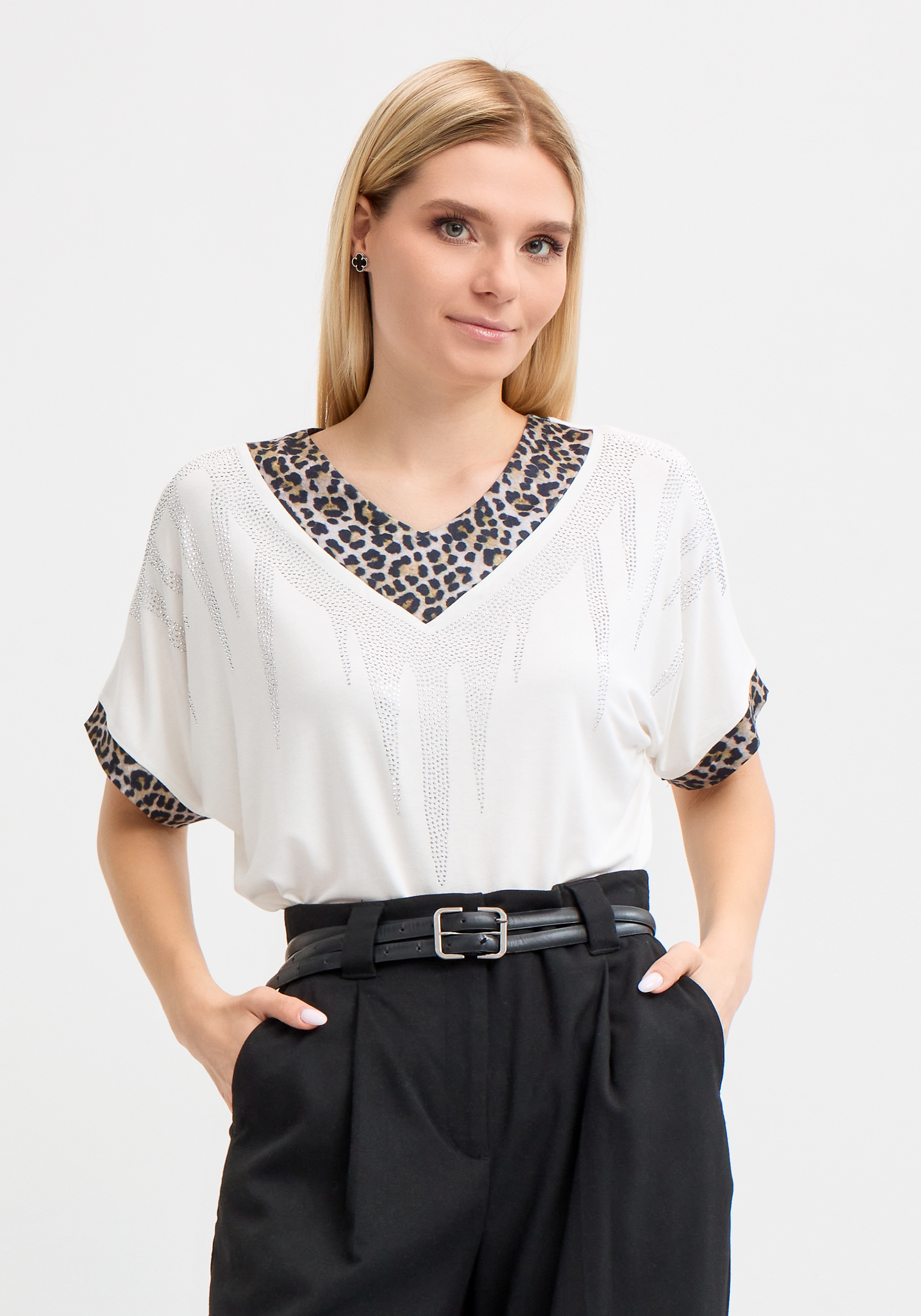 Блуза с леопардовым вырезом 1399₽