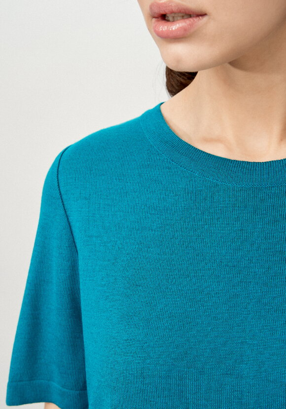 Джемпер с припуском на свободу движения шир.  580, рис. 32