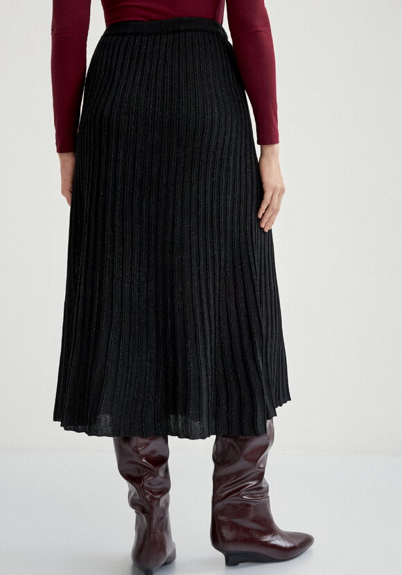 Юбка миди с метанитью шир.  580, рис. 36