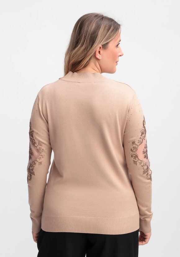 Джемпер со стразами и декоративной вставкой шир.  580, рис. 14