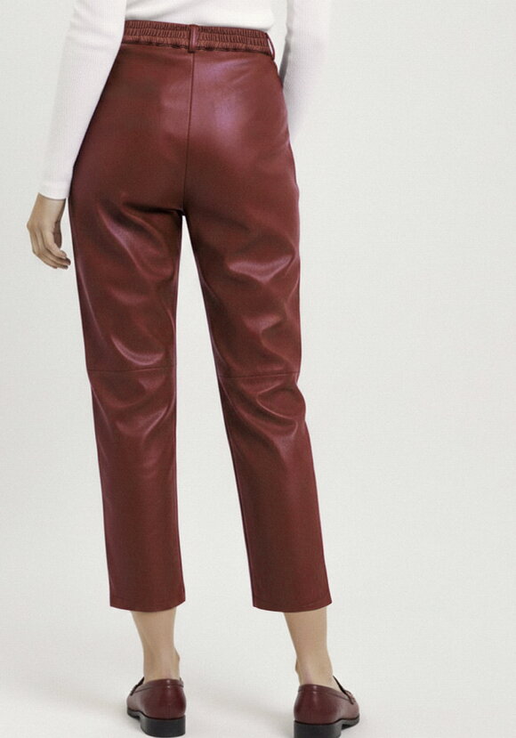 Брюки трикотажные с напылением под кожу шир.  580, рис. 28