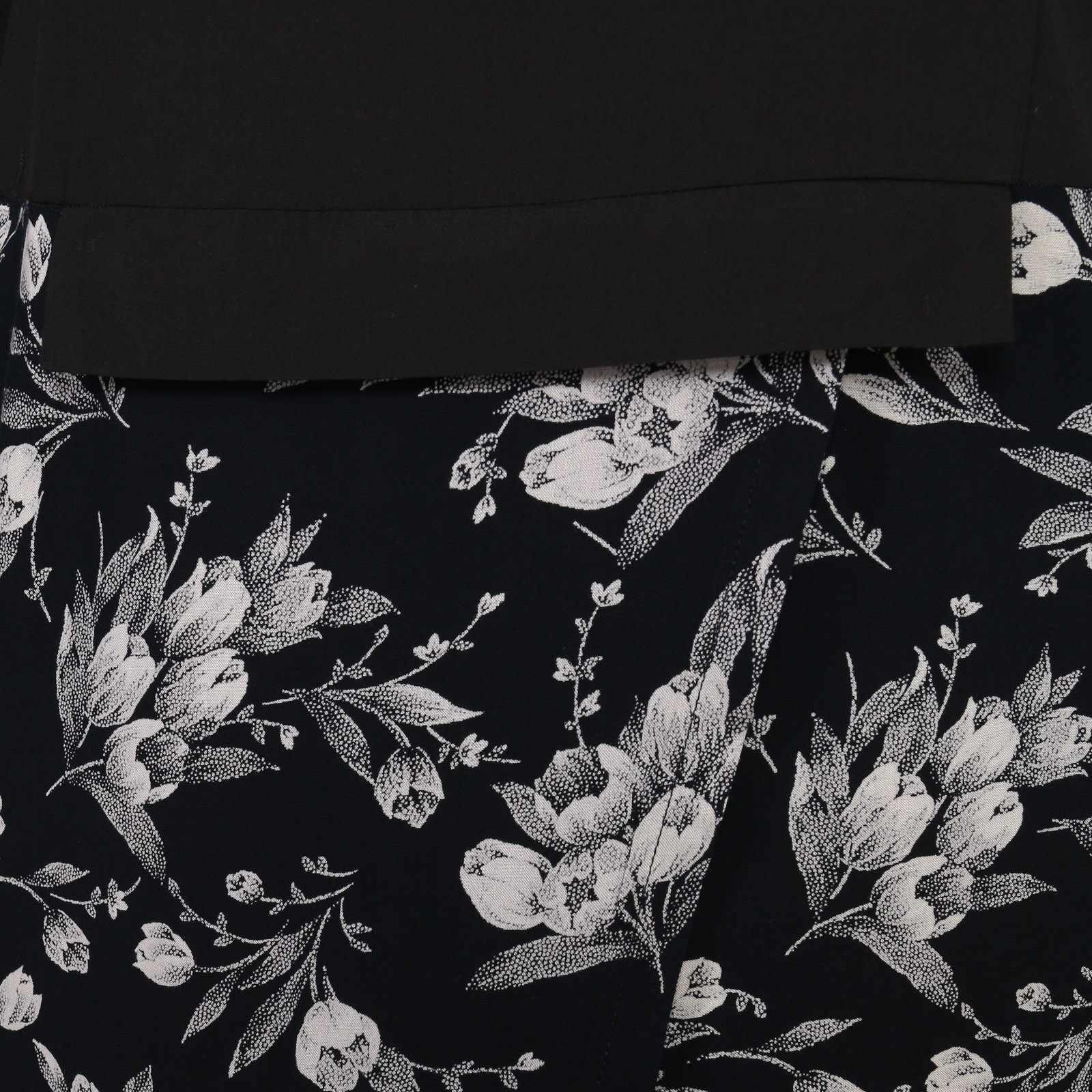 Платье свободного кроя с контрастной юбкой Elletto Life, размер 56, цвет цветы - фото 10