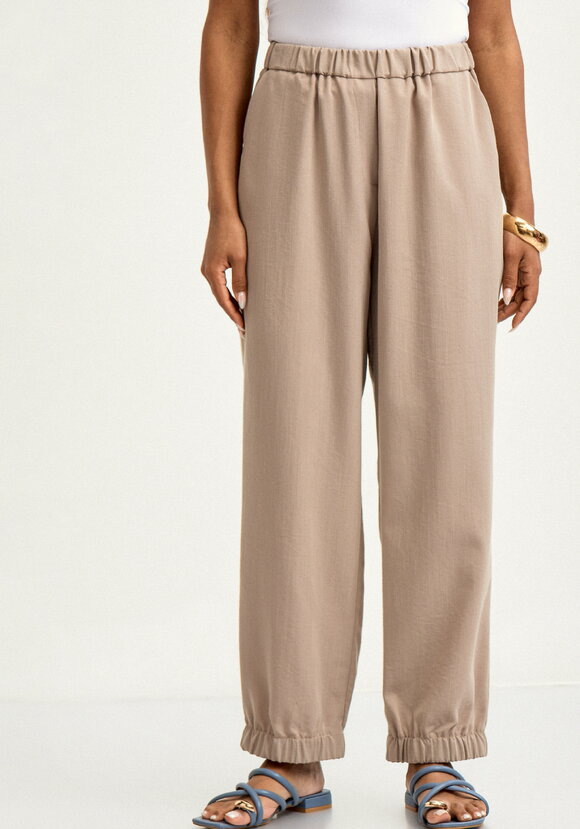 Брюки льняные на резинке по поясу и низу шир.  580, рис. 19