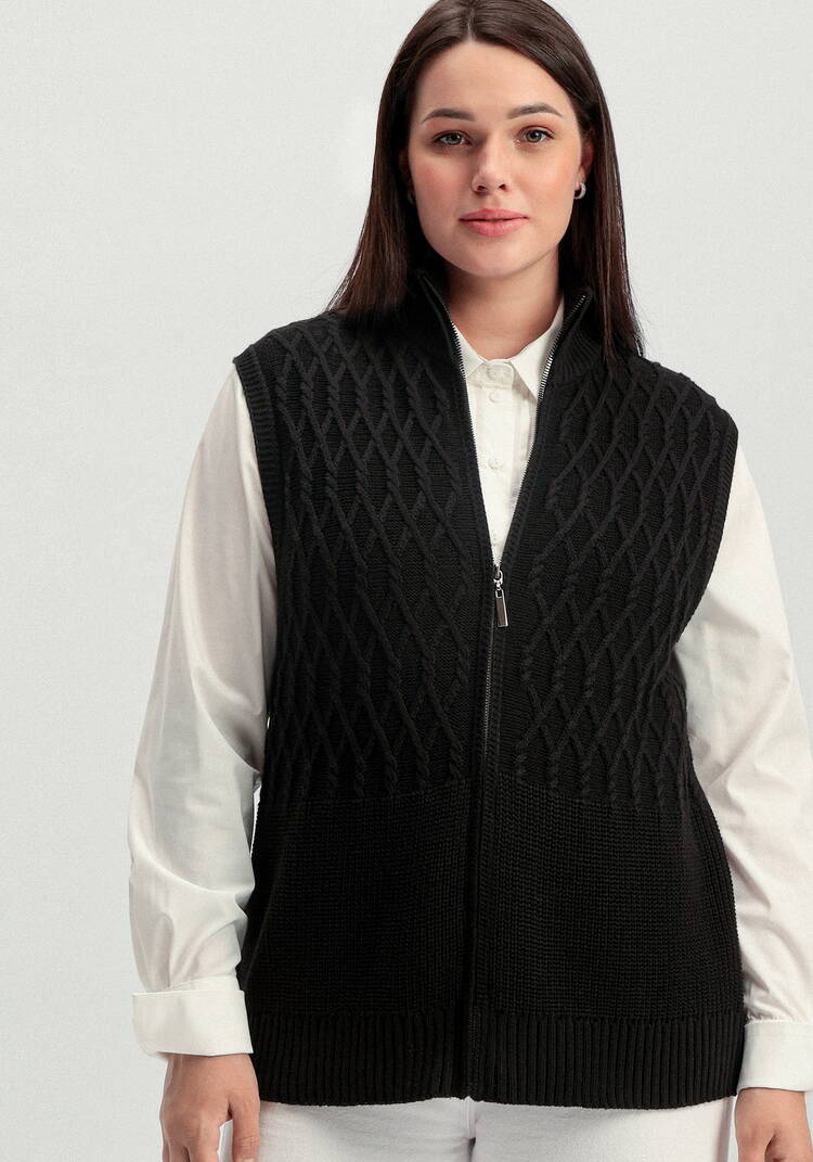 Жилет на молнии с фактурным рисунком шир.  750, рис. 7