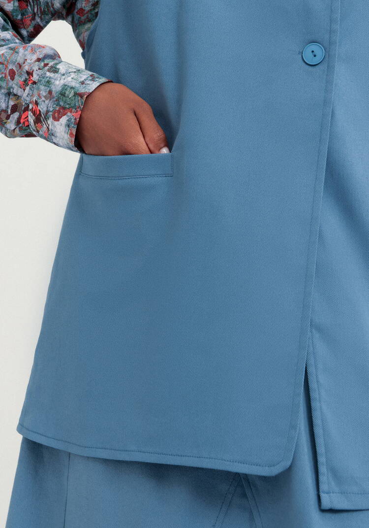 Жилет с асимметричной застежкой шир.  750, рис. 23