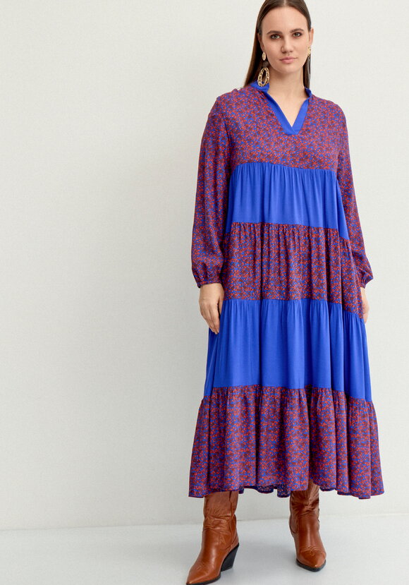 Платье с ярусами и V-образным вырезом шир.  580, рис. 4